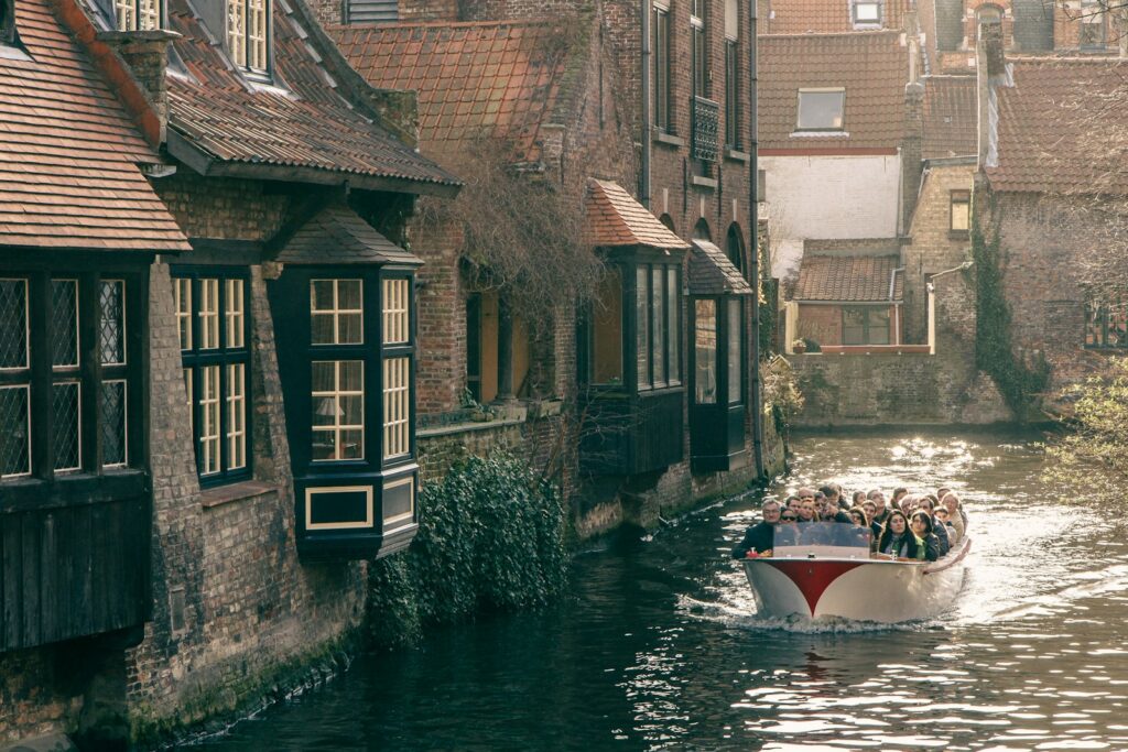 bateau sur un canal de Bruges